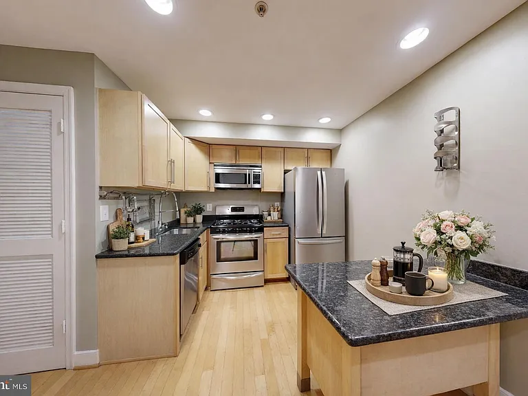 6 Rhode Island Ave NW #2 — Photo 6