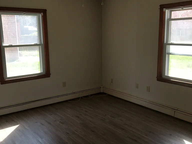 401 Marlington St — Photo 4