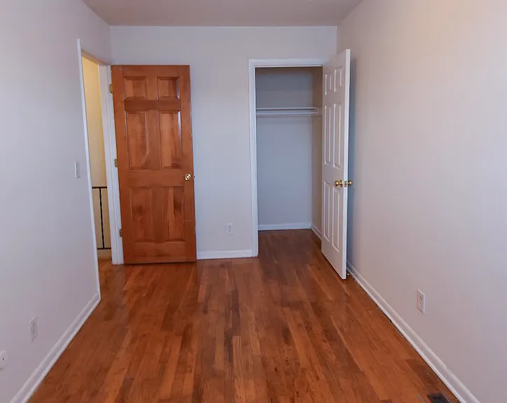 1503 Summit St #E — Photo 4