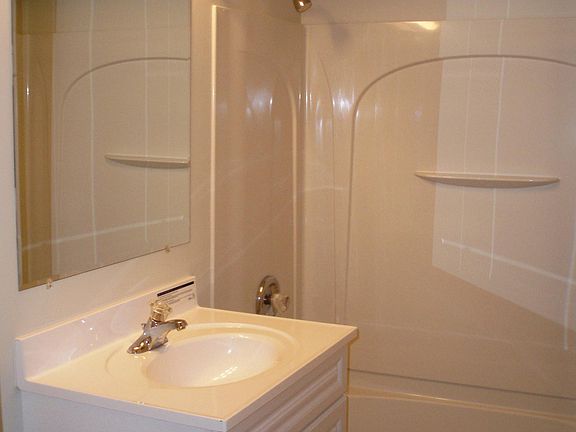 5th image of 430 Baker Dr APT C