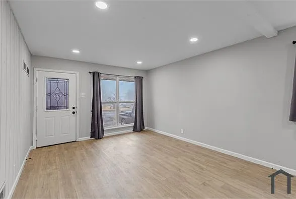 2054 Kappel Dr — Photo 10