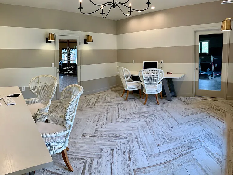 Country Shores Apartments — Photo 15