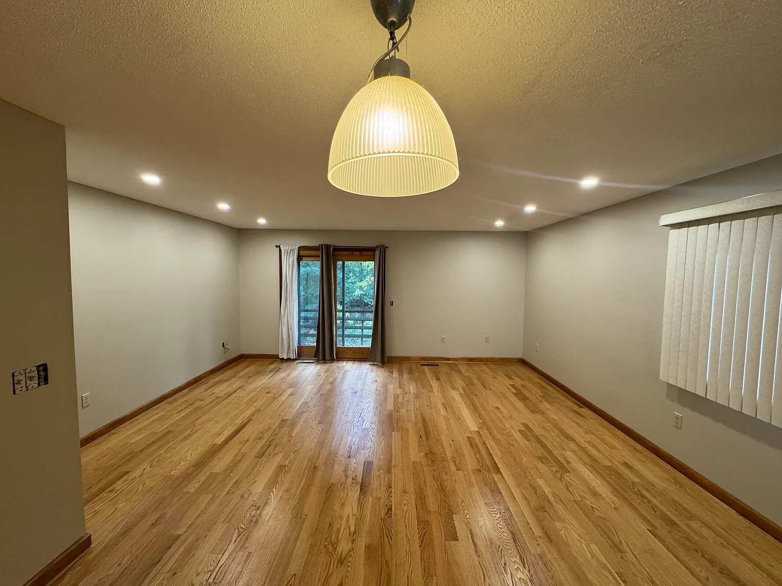 2 bed, 2.5 bath, 1200 sqft, $2,150 — Photo 4
