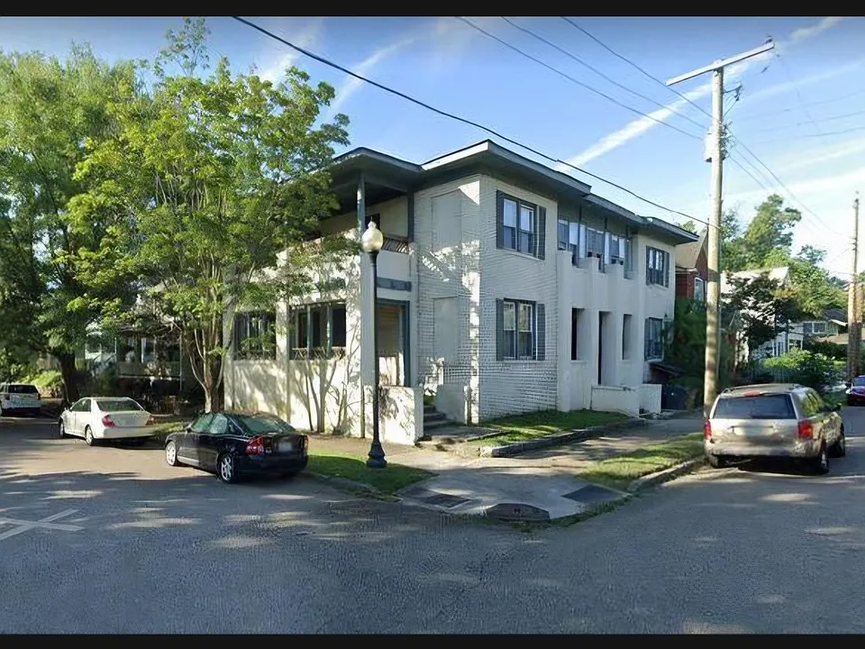 727 Deery St #4