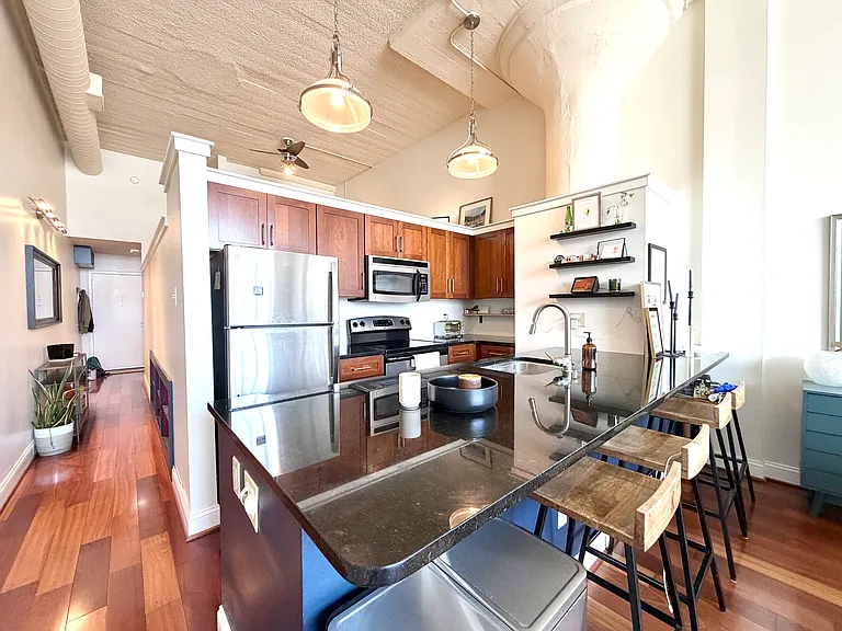 2429 Locust St #616 — Photo 2