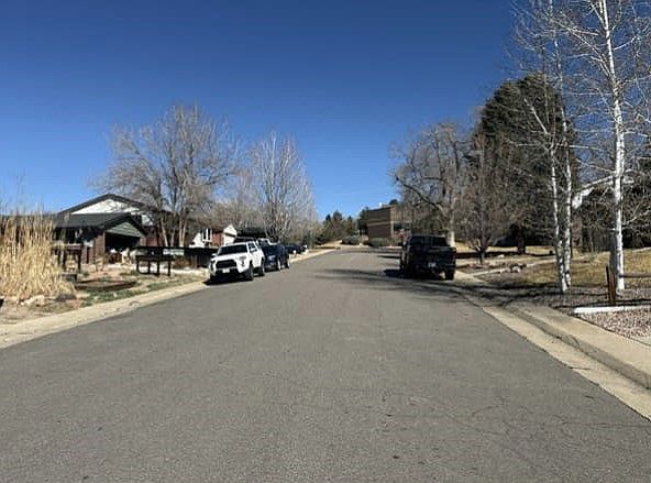 2nd image of 2725 S Kendall Way
