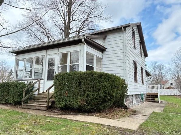 1 Center St, Angola, NY 14006