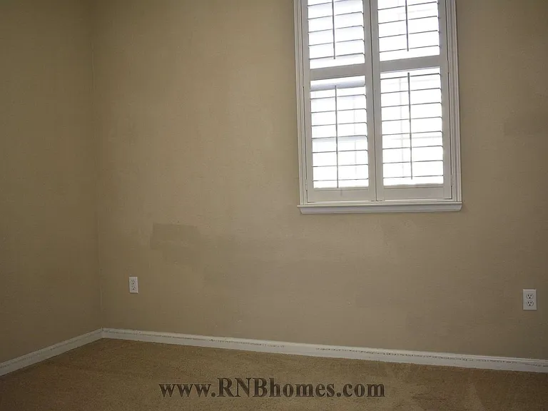 2103 Ferry Cir — Photo 10