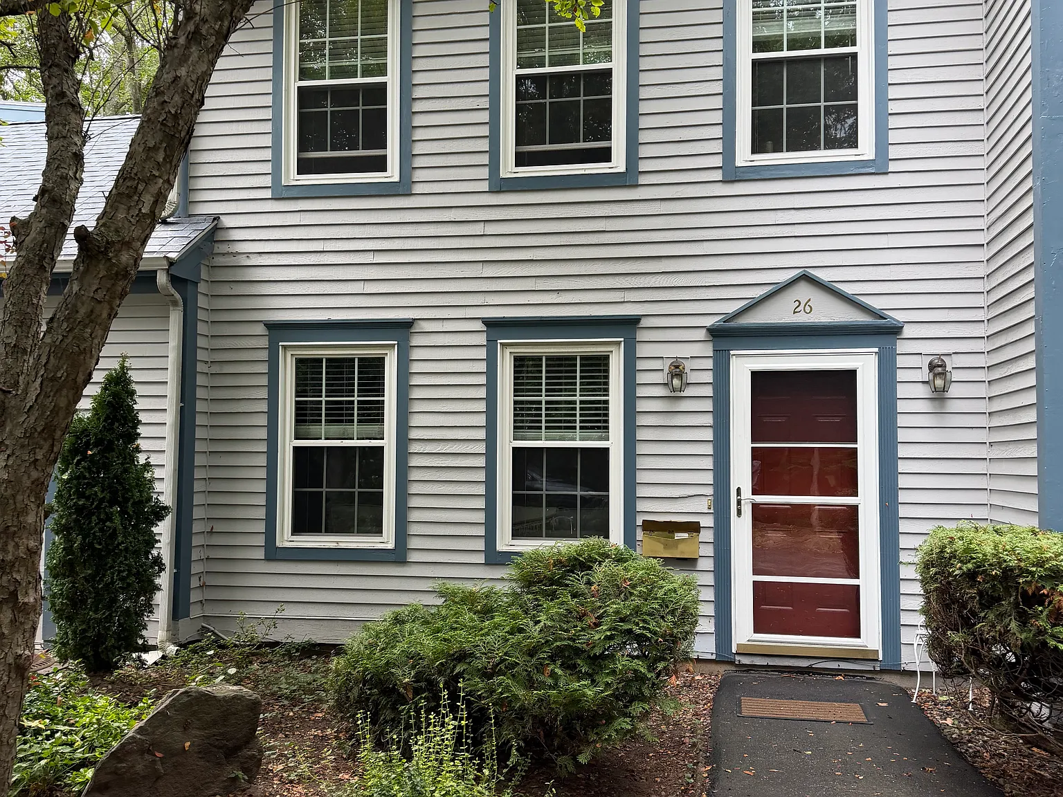 2 bed, 1040 sqft, $3,000 — Photo 1