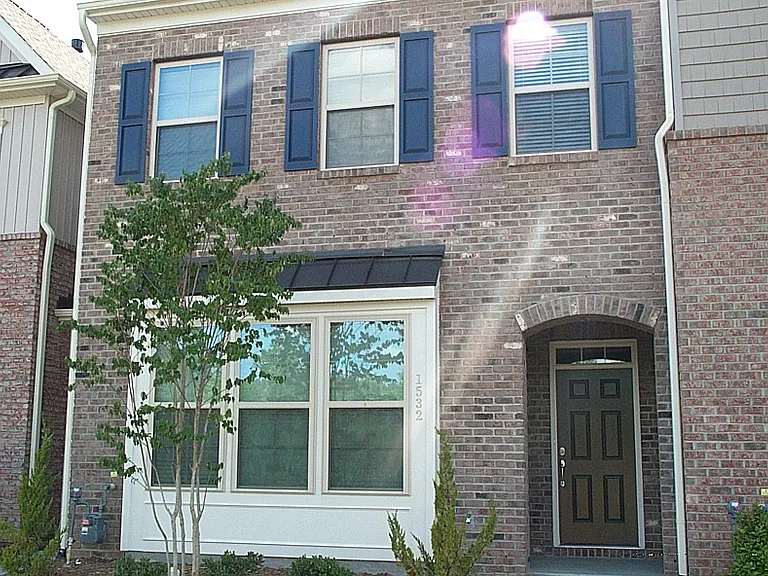 1532 Alemany St — Photo 1