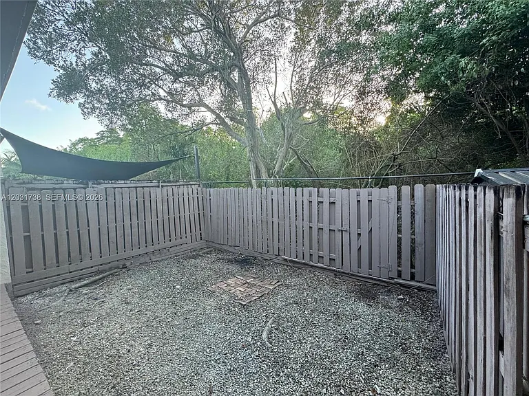 16498 NE 26th Ave #12 — Photo 5