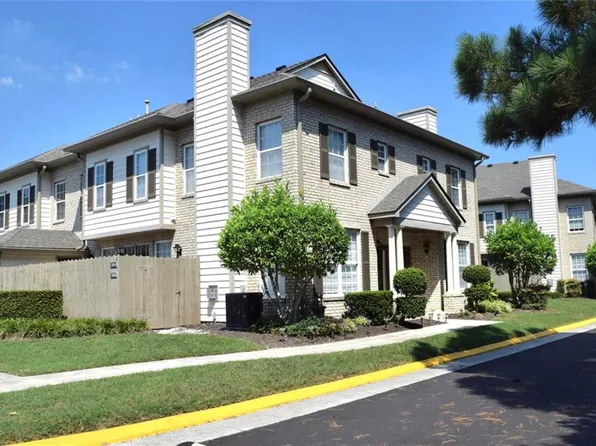 2004 Smallbrooke Ct, Virginia Beach, VA 23454