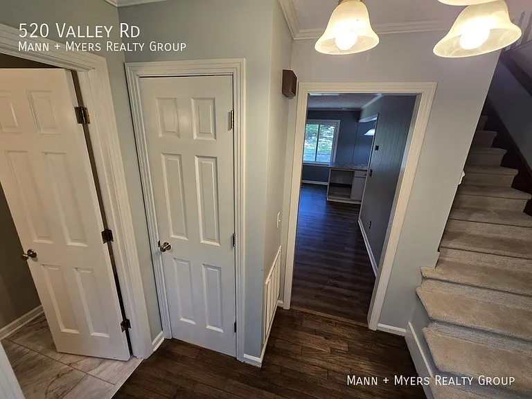 520 Valley Rd — Photo 5