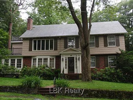67 Trowbridge Ave