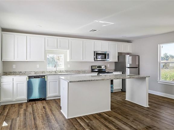 5th image of 6308 Pauline Dr