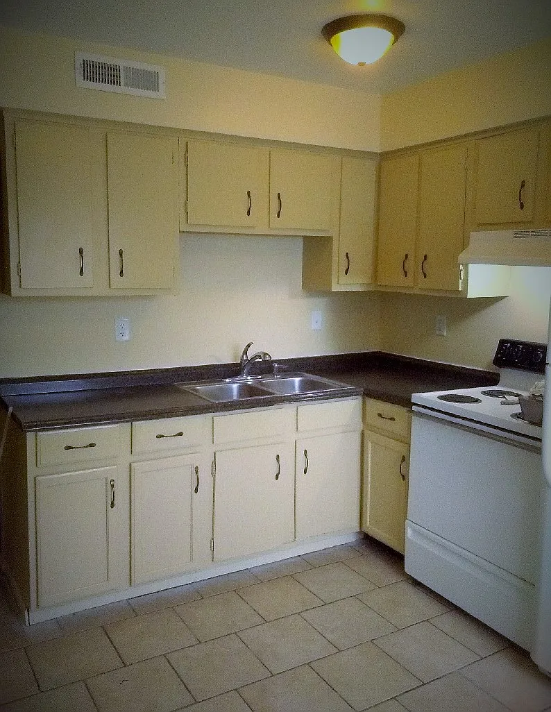 2 bed, 704 sqft, $1,270 — Photo 2