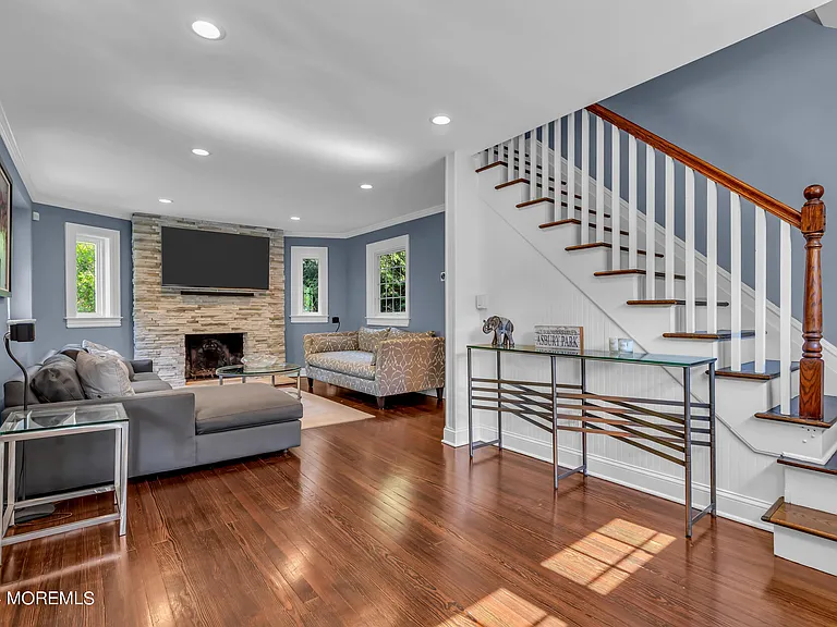 1318 Locust Dr — Photo 11