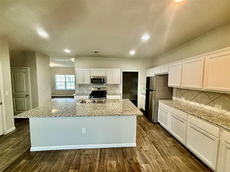 1905 Alamo Heights Ave — Photo 6