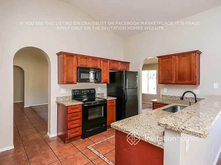 5430 N 79th Dr — Photo 7
