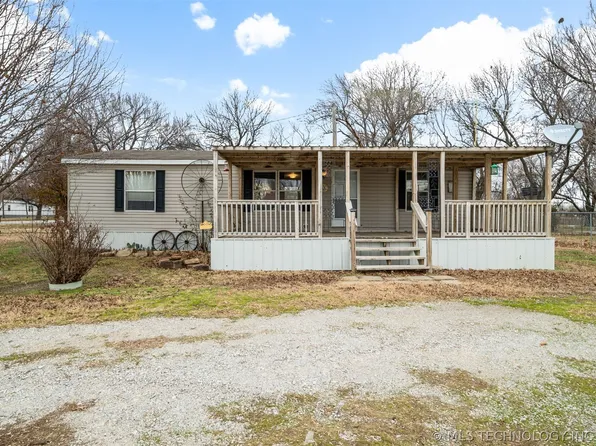 232 S Saint Louis St, Welch, OK 74369