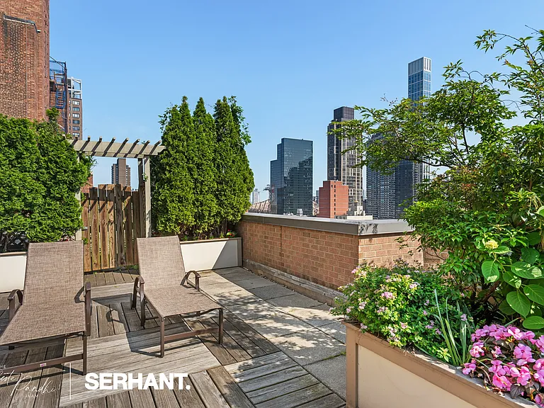 301 E 63rd St #12K — Photo 16