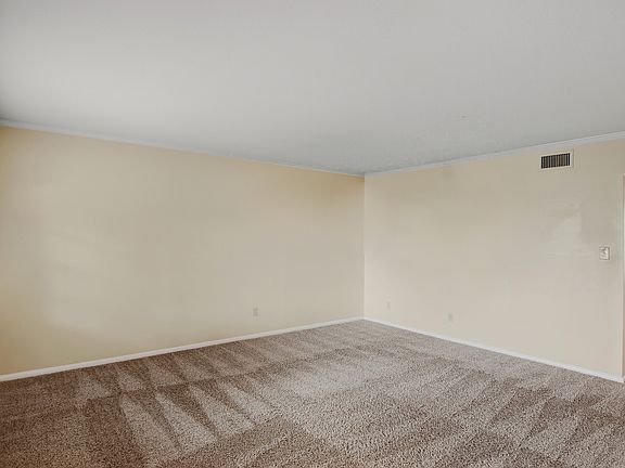 4th image of 3814 Country Club Rd APT J