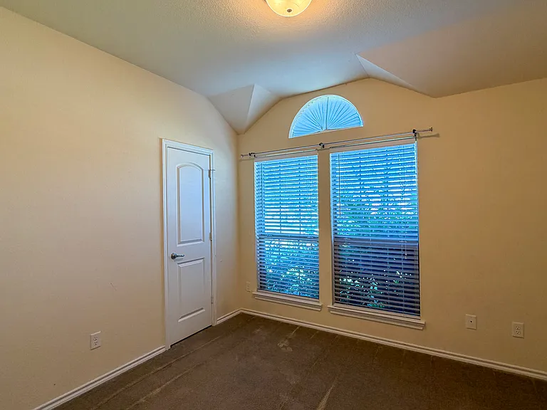 2151 Oakridge Dr — Photo 12