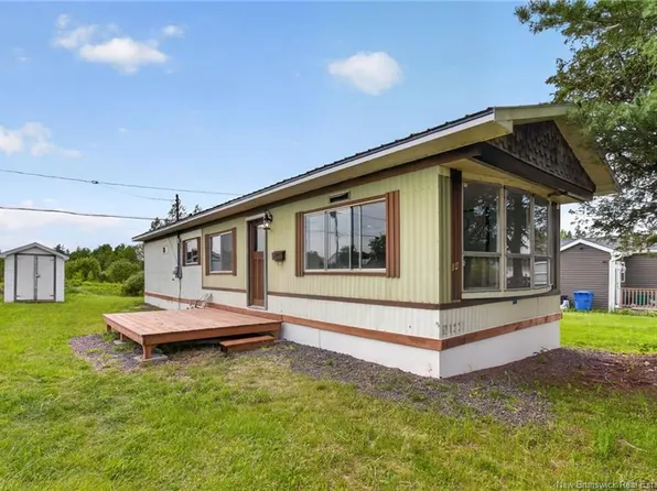 14 Raworth Ave, Moncton, NB E1H 1C1