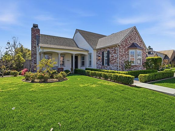 3rd image of 1720 Fairway Oaks Ct