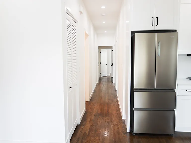1039 Gladys Ave #1039 — Photo 4