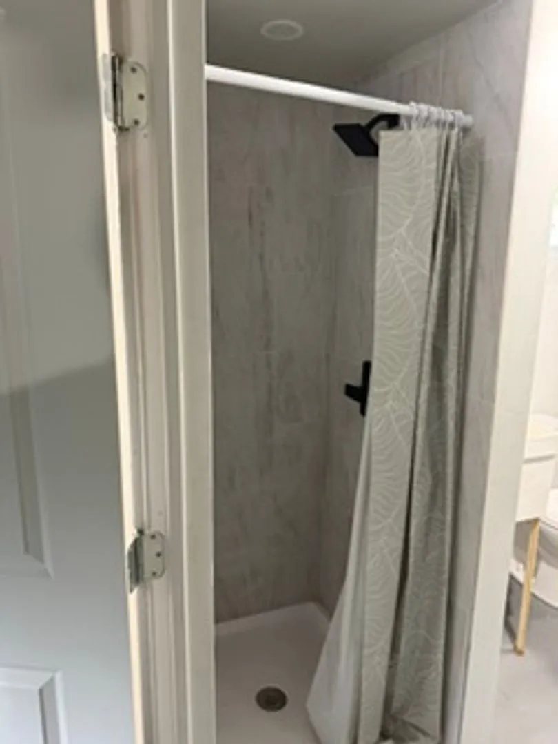 Beautiful Newly Remodeled 3 Bedroom Gladstone Home! — Photo 4