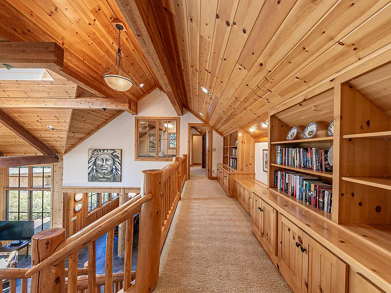 8520 Lahontan Dr — Photo 24