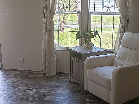 Living room over looks front