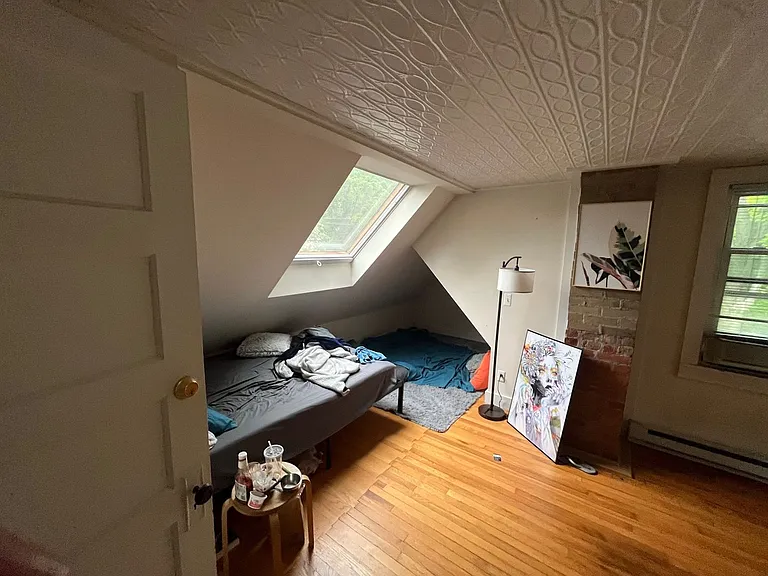 414 E Marshall St — Photo 14