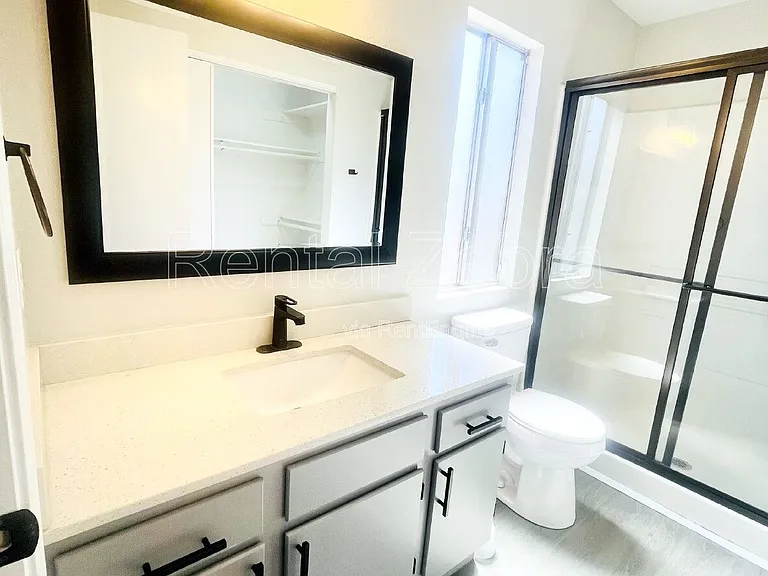 423 El Portal Ct — Photo 10