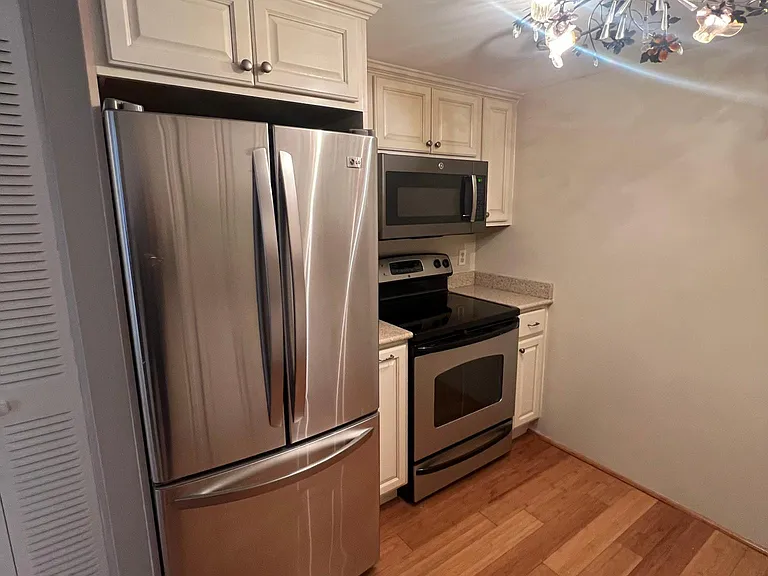 49 Melrose St #7C — Photo 9