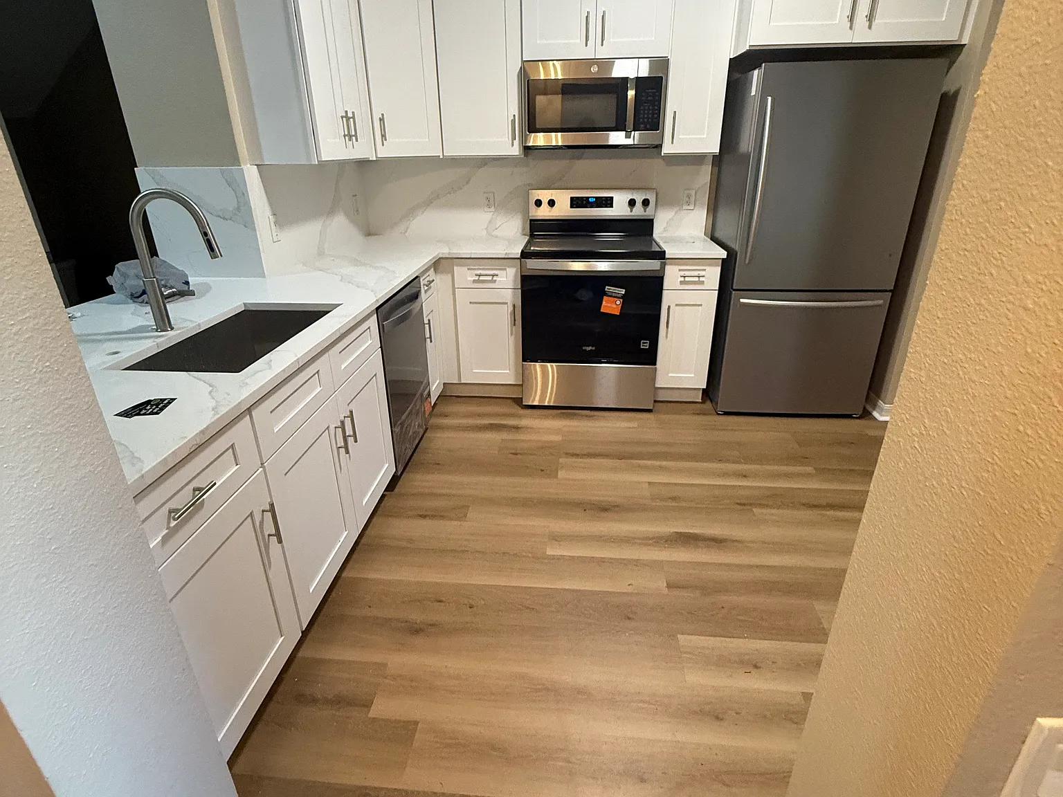 2 bed, 2.5 bath, 1240 sqft, $2,200 — Photo 4