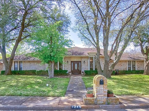 4th image of 1345 Windingbrook Dr