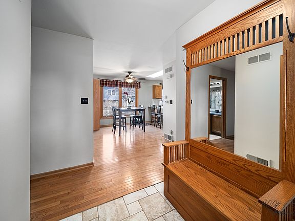 2nd image of 614 Nancy Ln