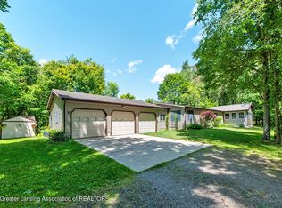 12400 Upton Rd, Bath, MI 48808