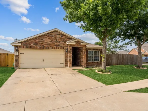 500 Misty Mountain Dr, Fort Worth, TX 76140