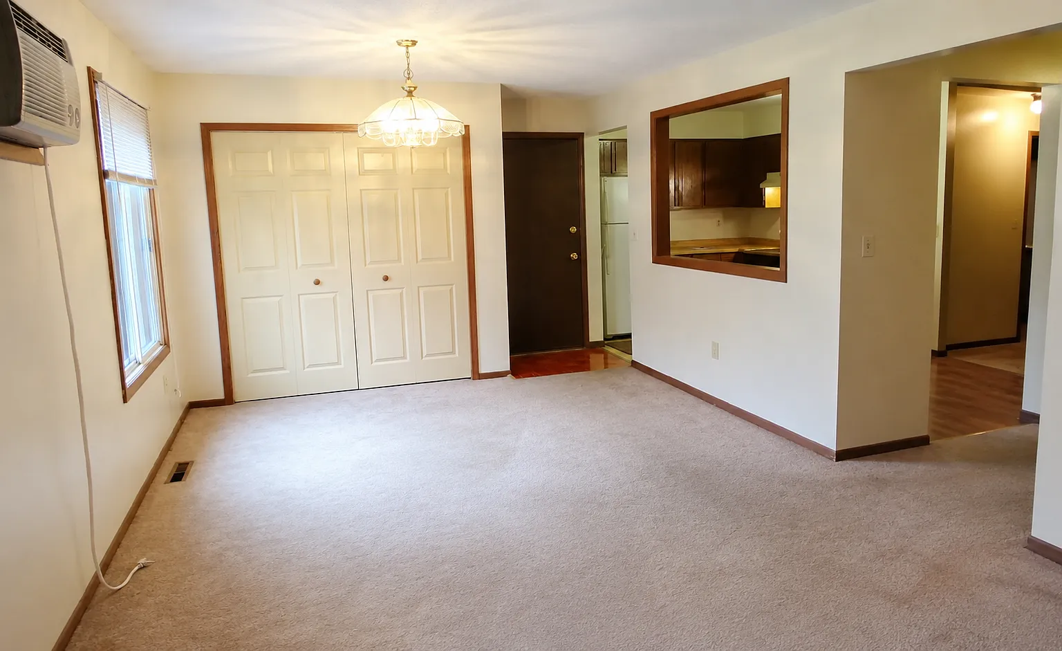 3 bed, 1050 sqft, $1,349 — Photo 1