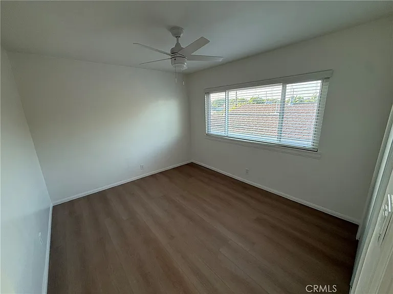 10317 Pinehurst Ave — Photo 6