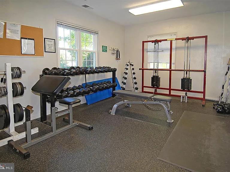 1608 Mount Eagle Pl — Photo 31
