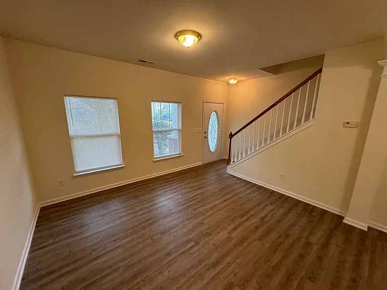 1420 Ladora Dr — Photo 2
