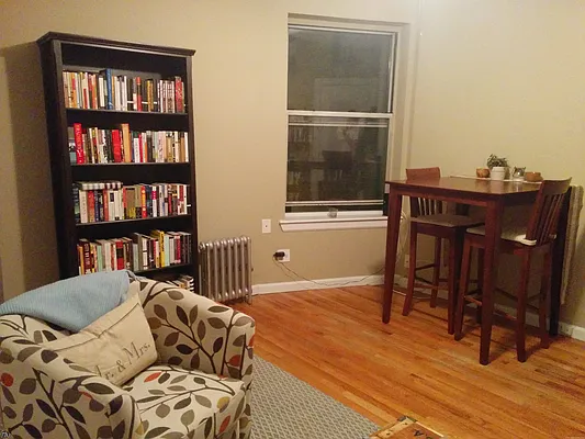 Rented by Realty 2000 Corp | media 27