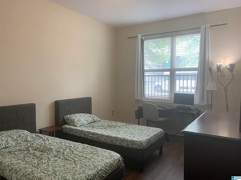 2020 5th Ave S #140 — Photo 9