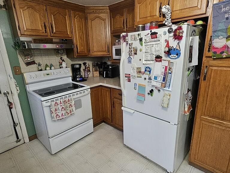 Listing photo 4