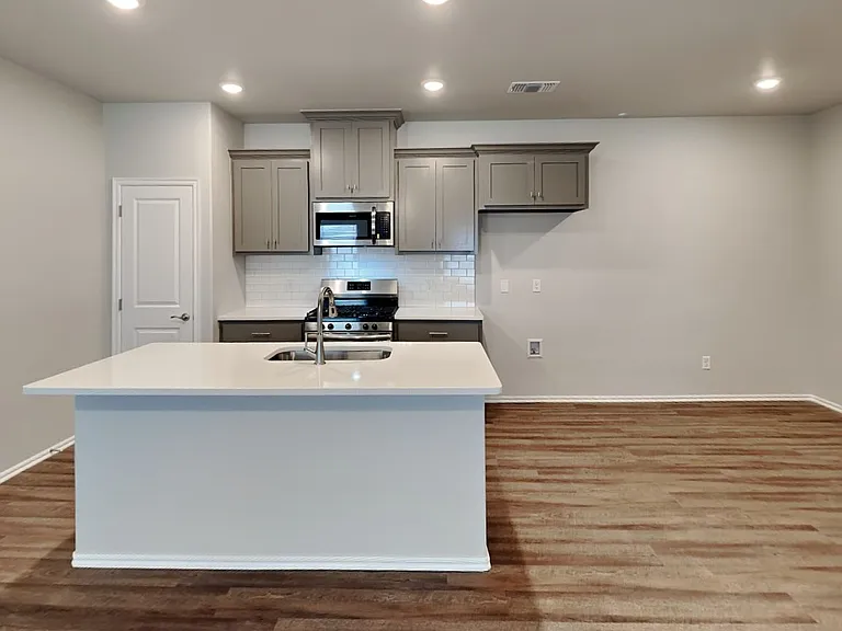 9336 NW 124th St — Photo 3