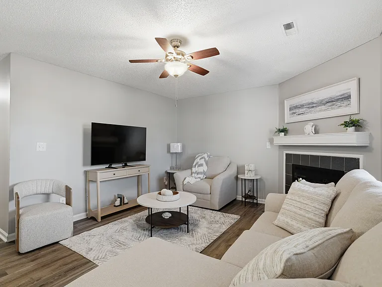 Westpointe Apartments — Photo 4